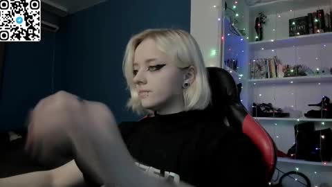 Snapshot of holy_mistresss chatting on 12-16-25, 09:36 holy_mistresss online show from 12-16-25, 09:36