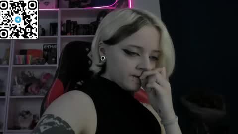 Snapshot of holy_mistresss chatting on 05-10-26, 08:41 holy_mistresss online show from 05-10-26, 08:41