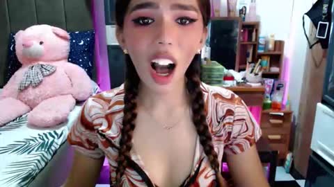 holy_molly1 online show from 11-10-25, 01:10