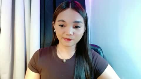 Snapshot of holy_shine chatting on 02-19-26, 01:56 Bella online show from 02-19-26, 01:56