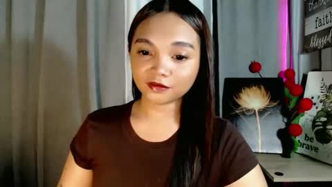 Snapshot of holy_shine chatting on 05-03-26, 08:04 Bella online show from 05-03-26, 08:04