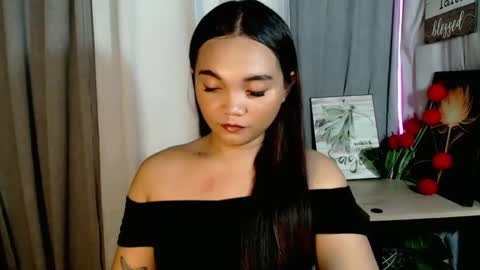 Snapshot of holy_shine chatting on 05-12-26, 03:03 Bella online show from 05-12-26, 03:03