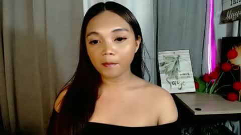 Snapshot of holy_shine chatting on 05-14-26, 10:27 Bella online show from 05-14-26, 10:27