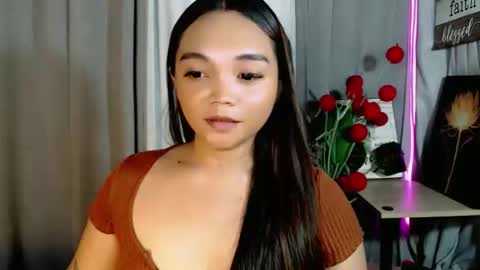 Snapshot of holy_shine chatting on 05-18-26, 04:07 Bella online show from 05-18-26, 04:07