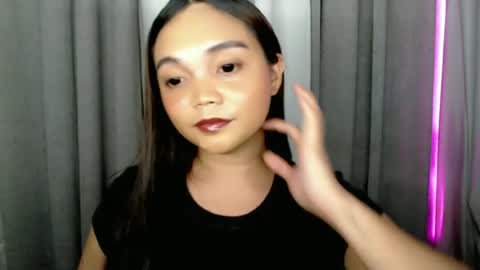 Snapshot of holy_shine chatting on 06-05-26, 08:36 Bella online show from 06-05-26, 08:36