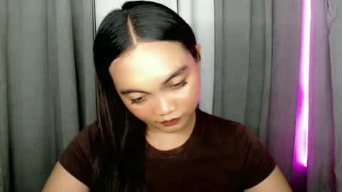 Snapshot of holy_shine chatting on 06-09-26, 10:10 Bella online show from 06-09-26, 10:10