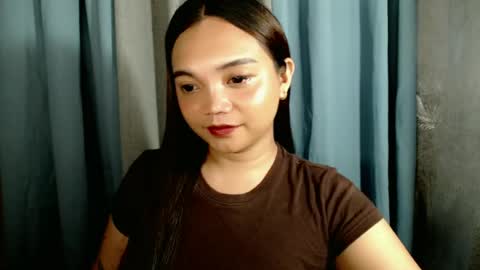Snapshot of holy_shine chatting on 06-16-26, 11:18 Bella online show from 06-16-26, 11:18