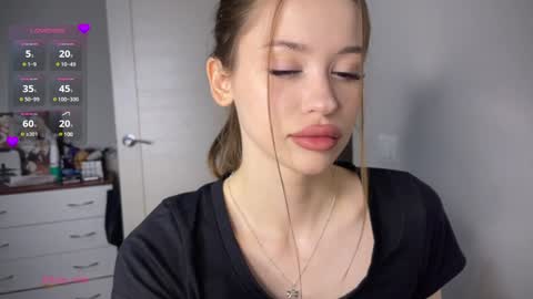 Snapshot of holybabe342 chatting on 12-20-24, 11:54 Vio online show from 12-20-24, 11:54