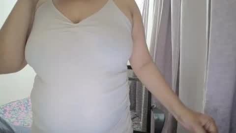 Snapshot of holyfucklove chatting on 10-04-25, 02:48 Mira and Abraham online show from 10-04-25, 02:48
