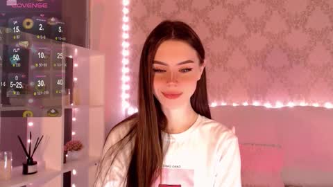 Mia online show from 09-14-25, 03:38