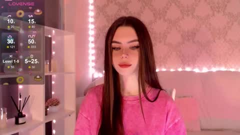 Mia online show from 09-17-25, 03:08