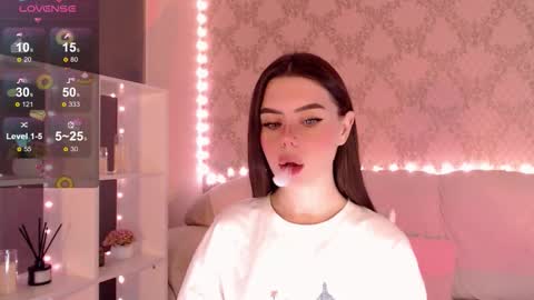 Mia online show from 10-14-25, 03:29