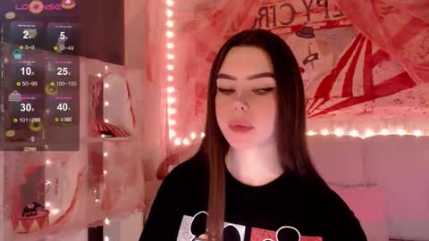 Mia online show from 11-02-25, 03:42