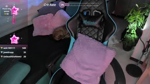 Snapshot of holypurpleee chatting on 01-08-25, 03:29 Mila Purple online show from 01-08-25, 03:29