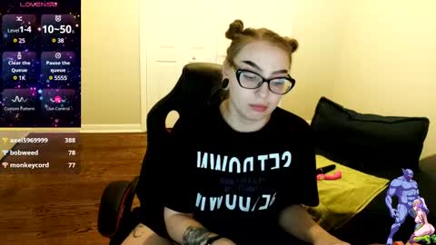 Snapshot of holyweed420 chatting on 02-10-25, 02:08 Viktoria online show from 02-10-25, 02:08