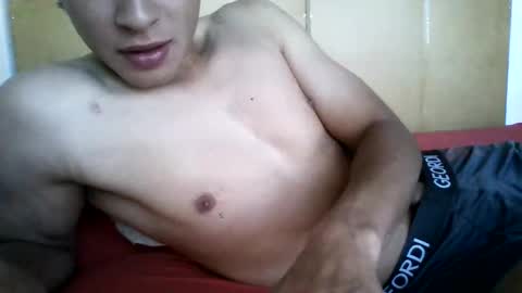 Snapshot of homchard chatting on 06-11-26, 05:38 juan chard homme online show from 06-11-26, 05:38