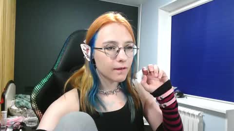 Honelints boyblonde hair AsterMIntfemboybrown hair online show from 12-18-24, 03:11