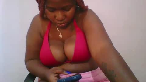 Snapshot of honey_beb chatting on 09-30-25, 07:13 honey_beb online show from 09-30-25, 07:13