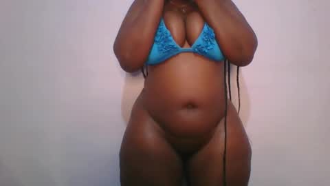 Snapshot of honey_beb chatting on 10-15-25, 05:24 honey_beb online show from 10-15-25, 05:24