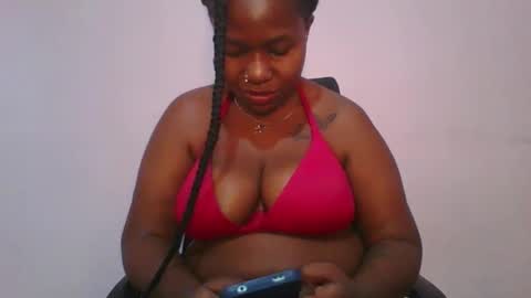 Snapshot of honey_beb chatting on 10-21-25, 04:57 honey_beb online show from 10-21-25, 04:57