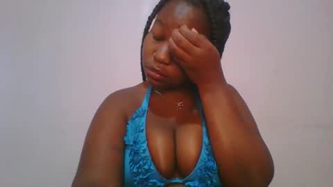 Snapshot of honey_beb chatting on 10-27-25, 05:44 honey_beb online show from 10-27-25, 05:44