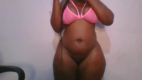 Snapshot of honey_beb chatting on 10-31-25, 04:13 honey_beb online show from 10-31-25, 04:13