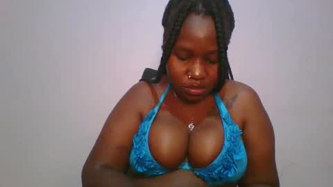 Snapshot of honey_beb chatting on 11-14-25, 05:00 honey_beb online show from 11-14-25, 05:00