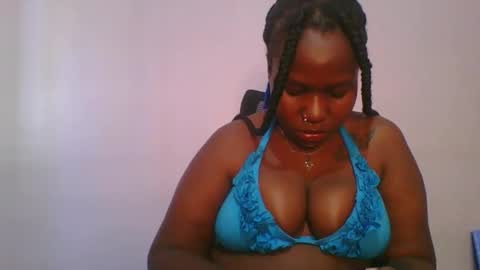 Snapshot of honey_beb chatting on 11-17-25, 02:01 honey_beb online show from 11-17-25, 02:01