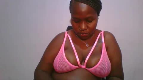 Snapshot of honey_beb chatting on 11-21-25, 04:38 honey_beb online show from 11-21-25, 04:38