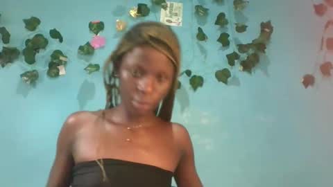 Queen online show from 09-30-25, 08:08