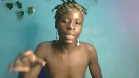 Queen online show from 04-17-26, 10:24