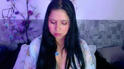 Snapshot of honey_buns_1 chatting on 12-16-25, 06:02 mimi online show from 12-16-25, 06:02