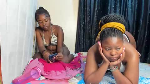 Snapshot of honey_drop1 chatting on 12-18-25, 01:00 honey drop online show from 12-18-25, 01:00