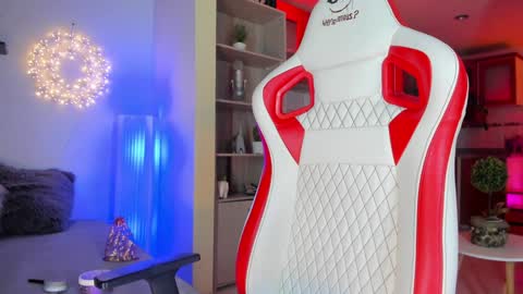 Snapshot of honey_fox01 chatting on 01-22-25, 11:43 HONEY online show from 01-22-25, 11:43