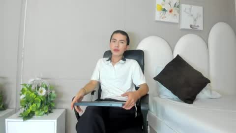 Snapshot of honey_hex_ chatting on 05-11-26, 12:55 honey_hex_ online show from 05-11-26, 12:55