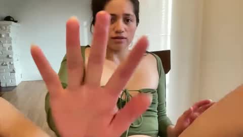 Snapshot of honey_laila chatting on 02-28-25, 12:54 honey_laila online show from 02-28-25, 12:54