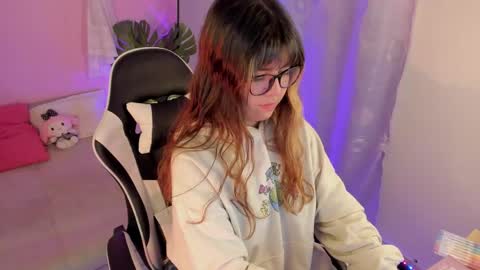 Milenka online show from 04-28-26, 06:57