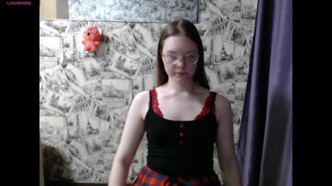 Snapshot of honey_mood chatting on 12-11-24, 03:15 Lina online show from 12-11-24, 03:15