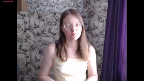 Snapshot of honey_mood chatting on 01-01-25, 10:11 Lina online show from 01-01-25, 10:11
