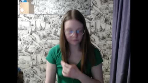 Snapshot of honey_mood chatting on 02-04-25, 01:59 Lina online show from 02-04-25, 01:59