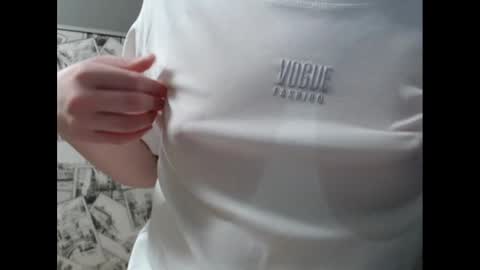 Snapshot of honey_mood chatting on 02-13-25, 03:24 Lina online show from 02-13-25, 03:24
