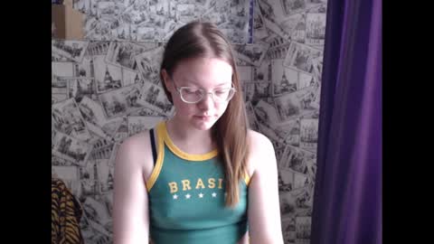 Snapshot of honey_mood chatting on 03-02-25, 09:10 Lina online show from 03-02-25, 09:10