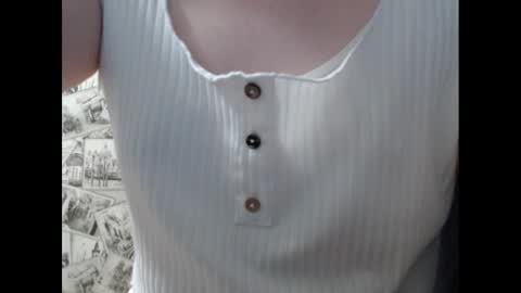 Snapshot of honey_mood chatting on 03-10-25, 03:20 Lina online show from 03-10-25, 03:20