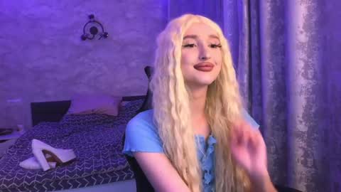 Snapshot of honey_sunset chatting on 09-14-25, 05:34 honey_sunset online show from 09-14-25, 05:34