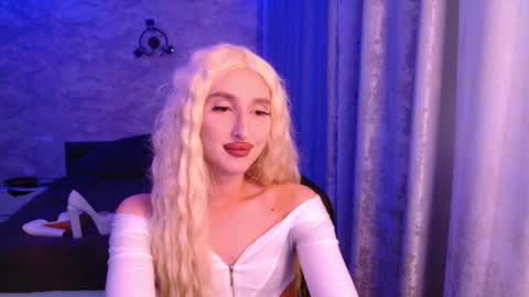 Snapshot of honey_sunset chatting on 10-04-25, 05:55 honey_sunset online show from 10-04-25, 05:55