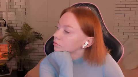 Snapshot of honeyautumn chatting on 12-21-24, 12:20 honeyautumn online show from 12-21-24, 12:20