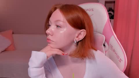 Snapshot of honeyautumn chatting on 02-20-25, 03:01 honeyautumn online show from 02-20-25, 03:01