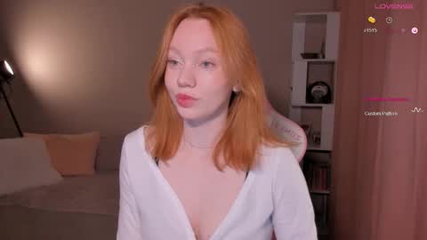 Snapshot of honeyautumn chatting on 10-25-25, 10:48 honeyautumn online show from 10-25-25, 10:48