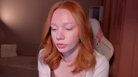 Snapshot of honeyautumn chatting on 12-14-25, 12:38 honeyautumn online show from 12-14-25, 12:38