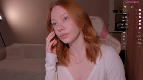 Snapshot of honeyautumn chatting on 01-08-26, 09:28 honeyautumn online show from 01-08-26, 09:28